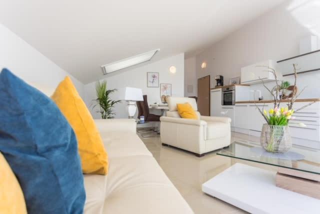 Luxury Apartment Anto With Sea View And Balcony バニョレ エクステリア 写真